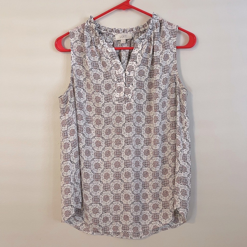 Sleeveless dress blouse